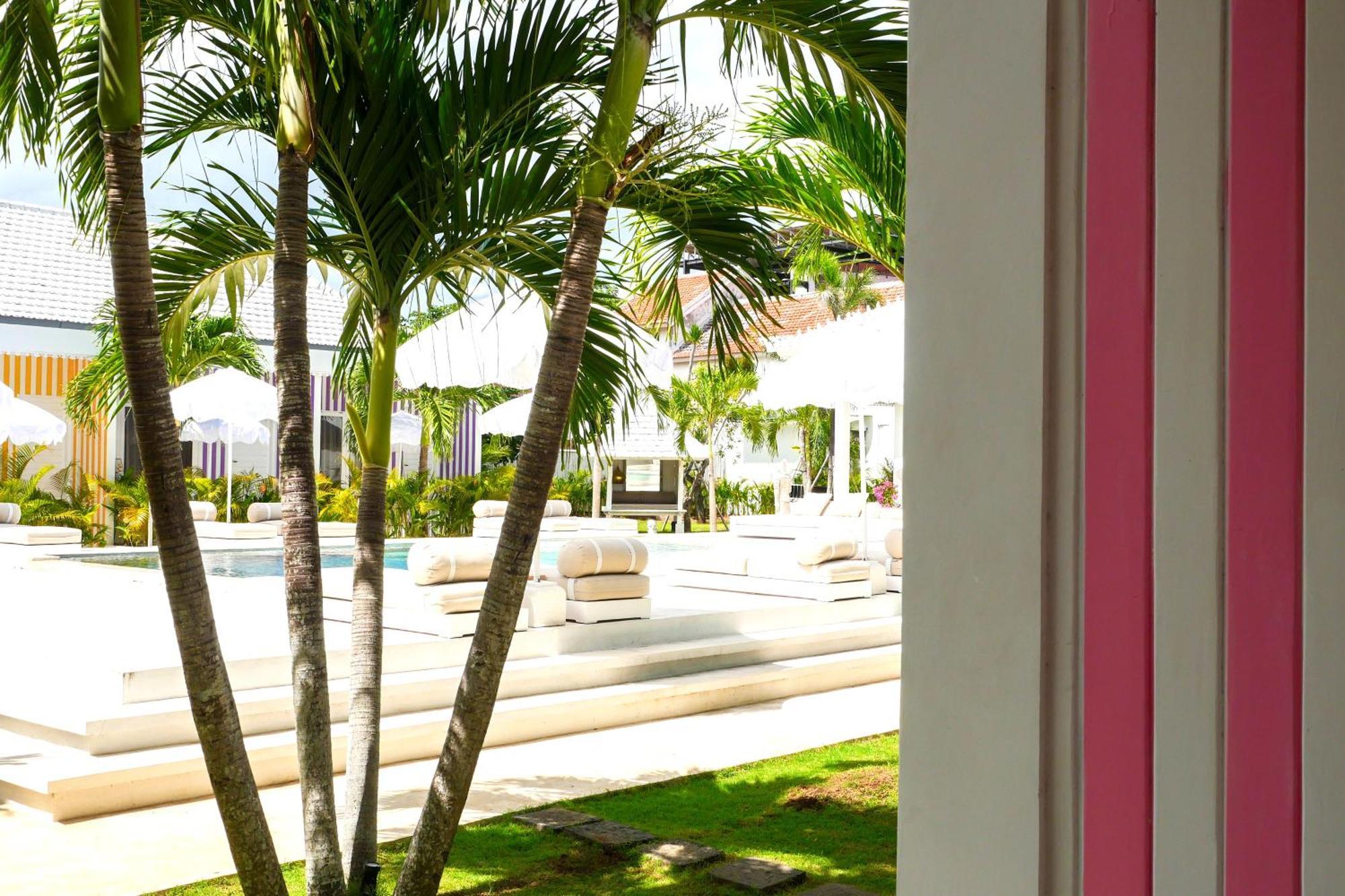 Ria Uluwatu, Tropical Chic Hotel Kültér fotó