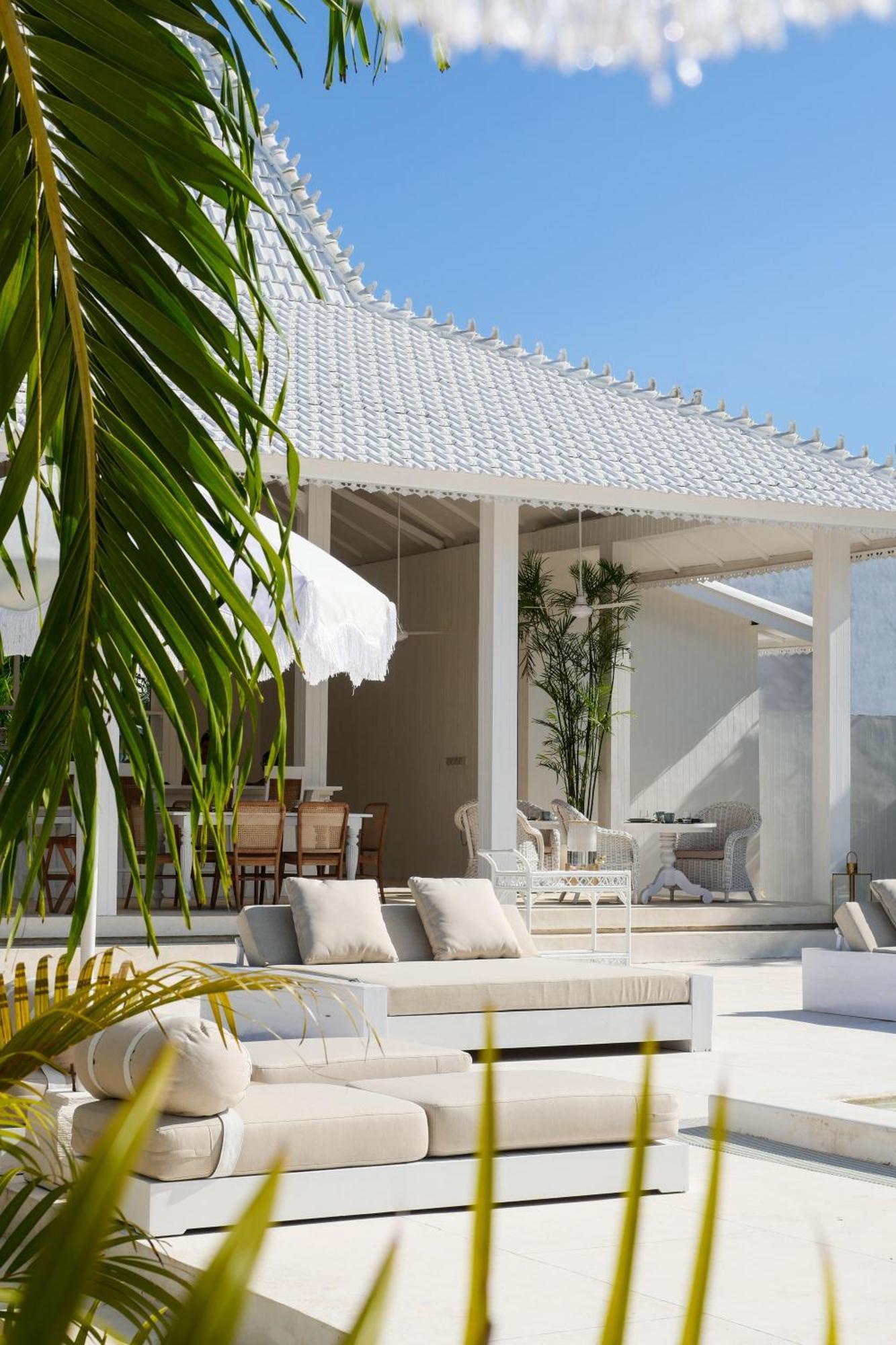 Ria Uluwatu, Tropical Chic Hotel Kültér fotó