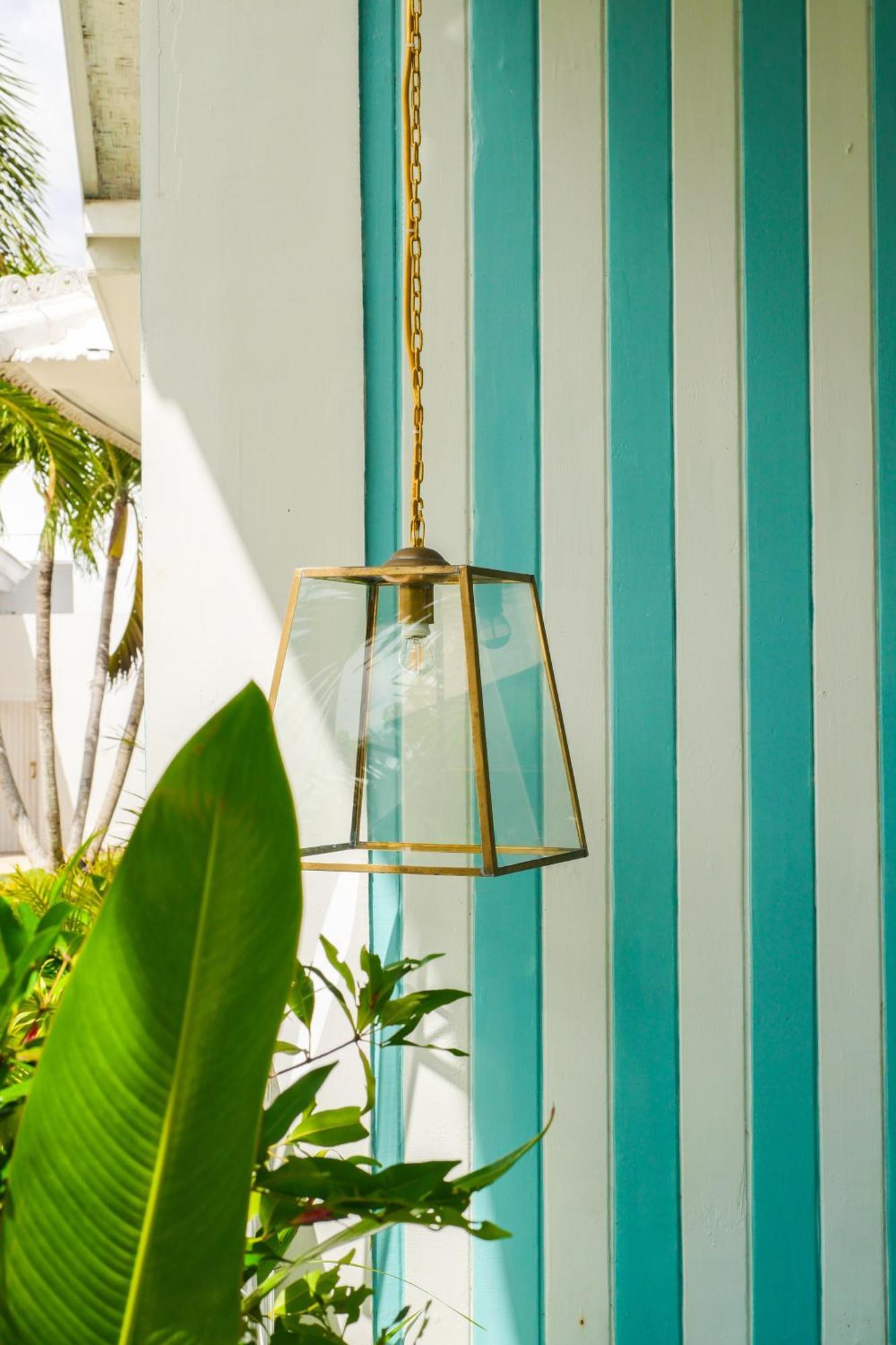 Ria Uluwatu, Tropical Chic Hotel Kültér fotó