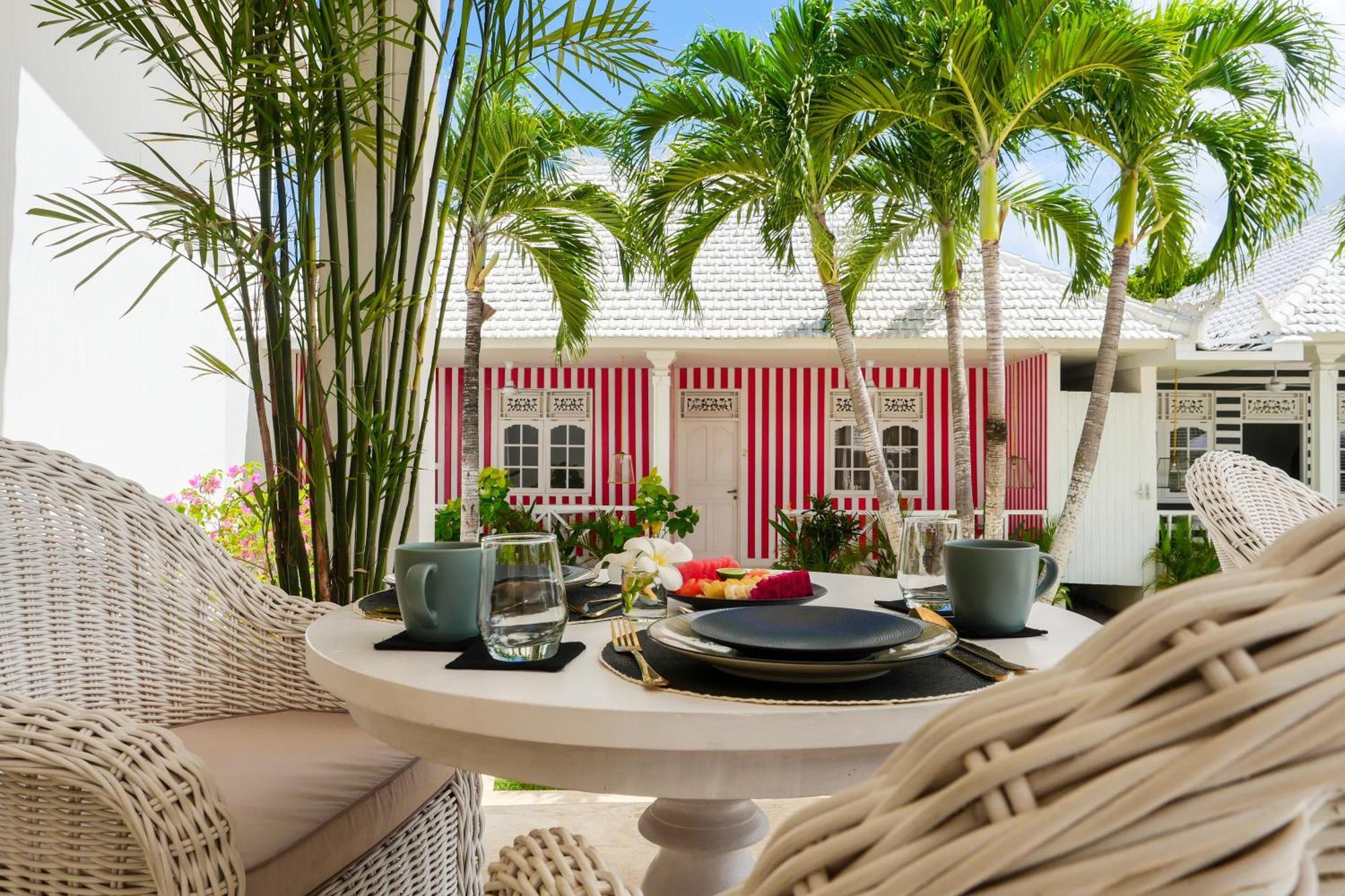 Ria Uluwatu, Tropical Chic Hotel Kültér fotó