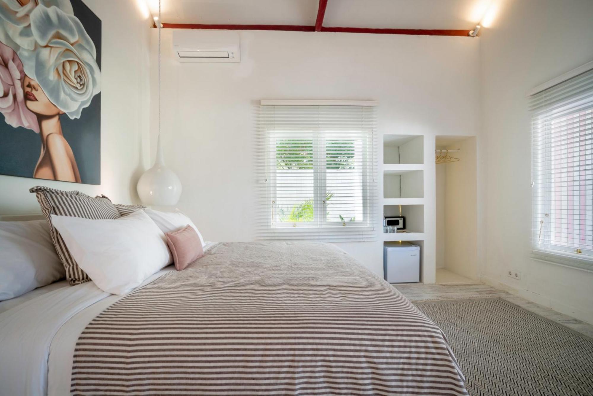 Ria Uluwatu, Tropical Chic Hotel Kültér fotó