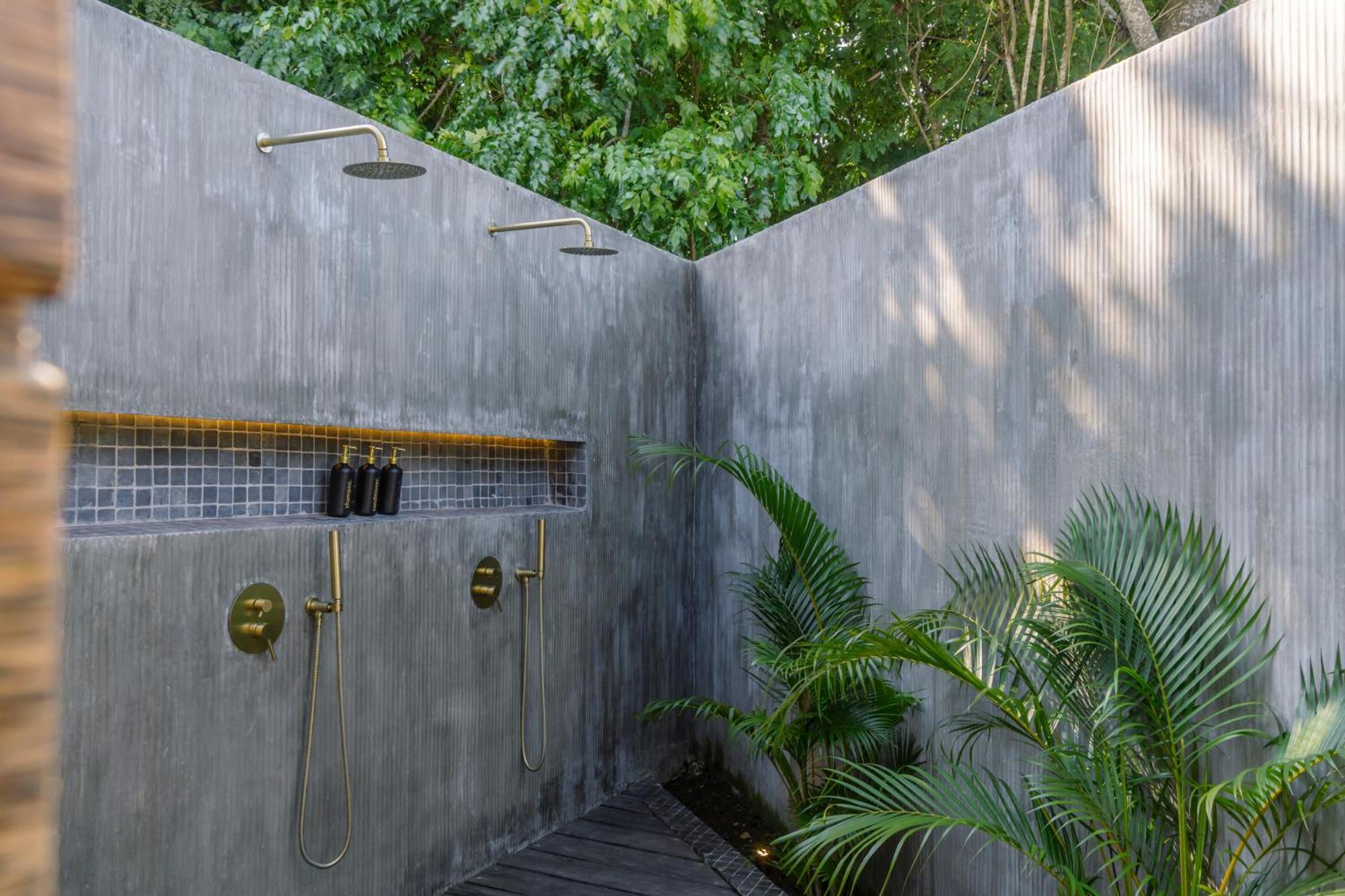 Ria Uluwatu, Tropical Chic Hotel Kültér fotó