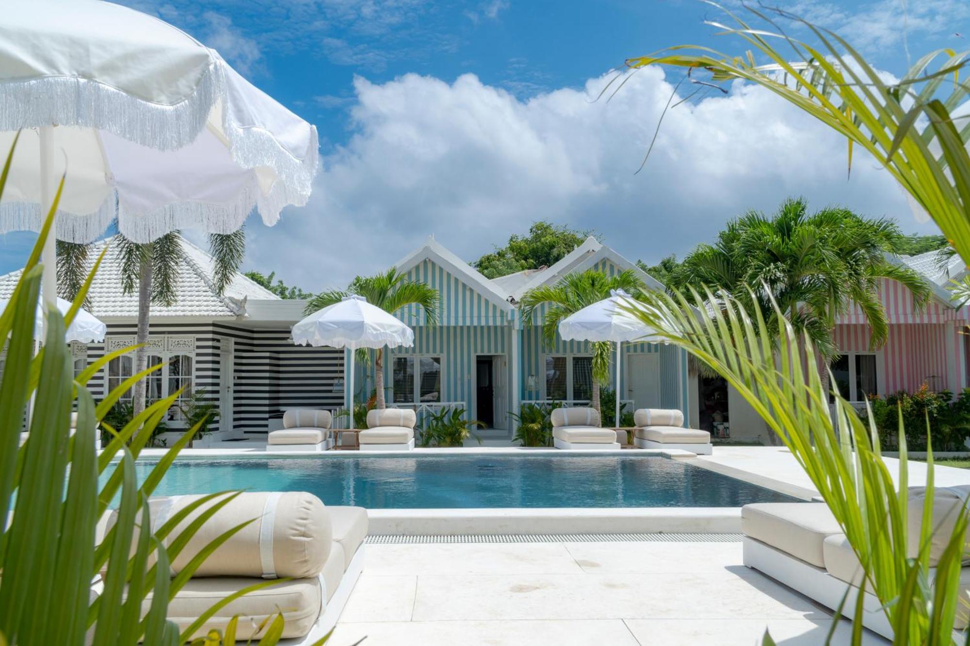 Ria Uluwatu, Tropical Chic Hotel Kültér fotó